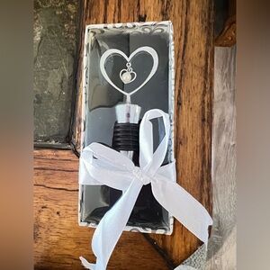 Heart Wine Stopper with Pearl and Ribbon